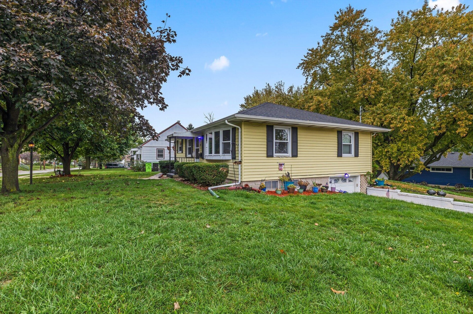 534 Cedar St, Hartford, WI 53027-2015