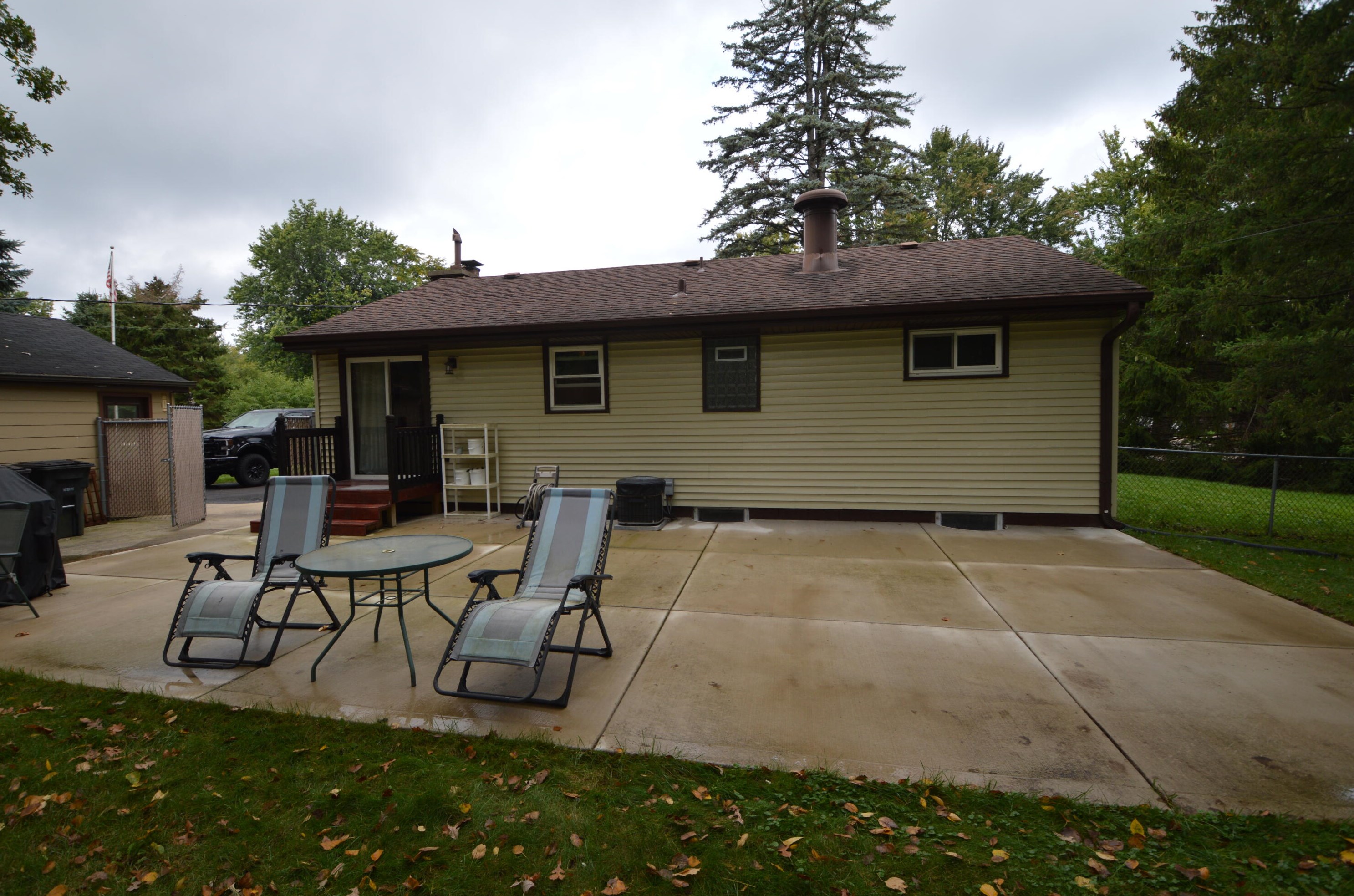 7735 High St, Hales Corners, WI 53132-9619
