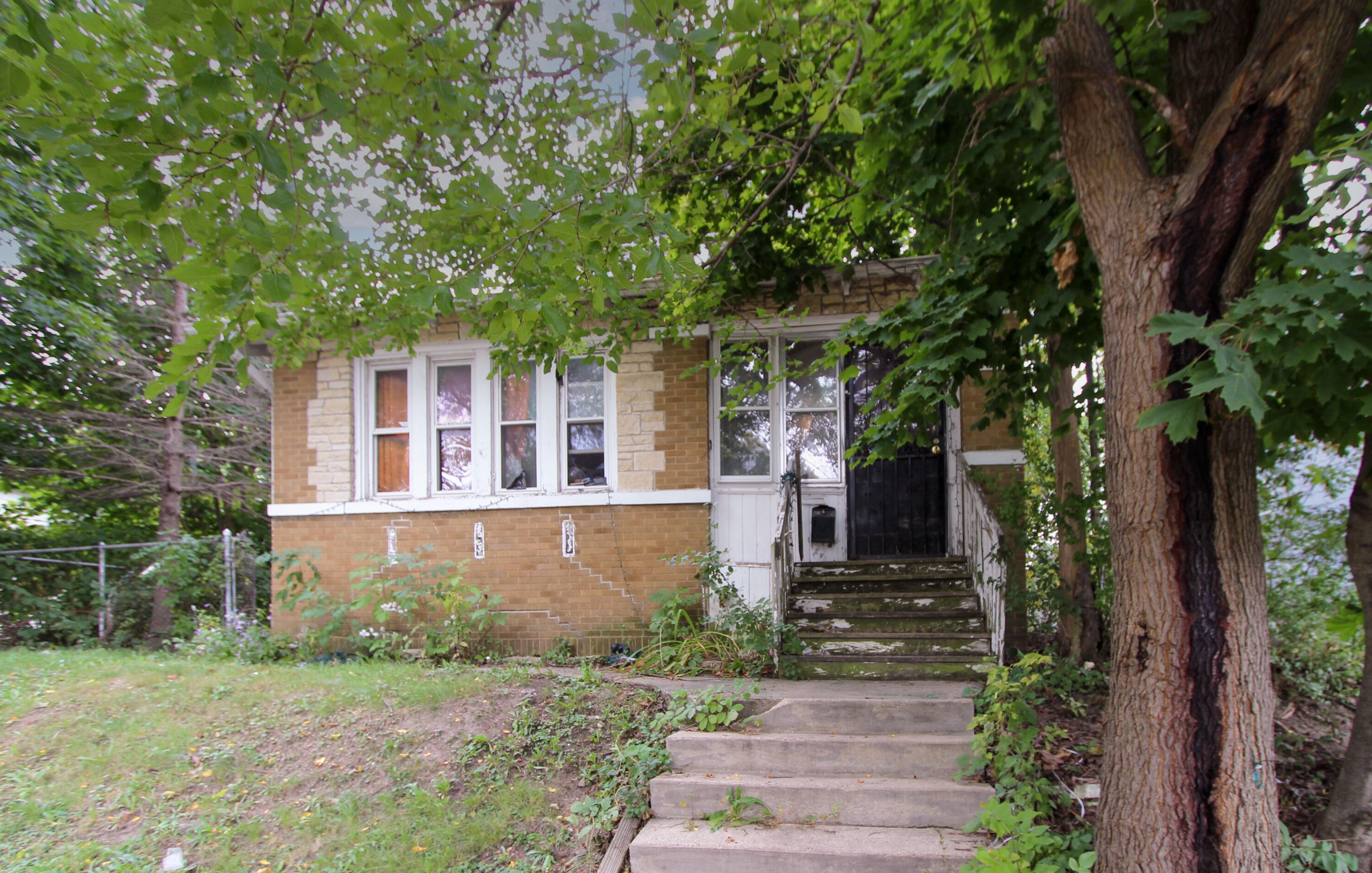 3731 N 9th St, Milwaukee, WI 53206