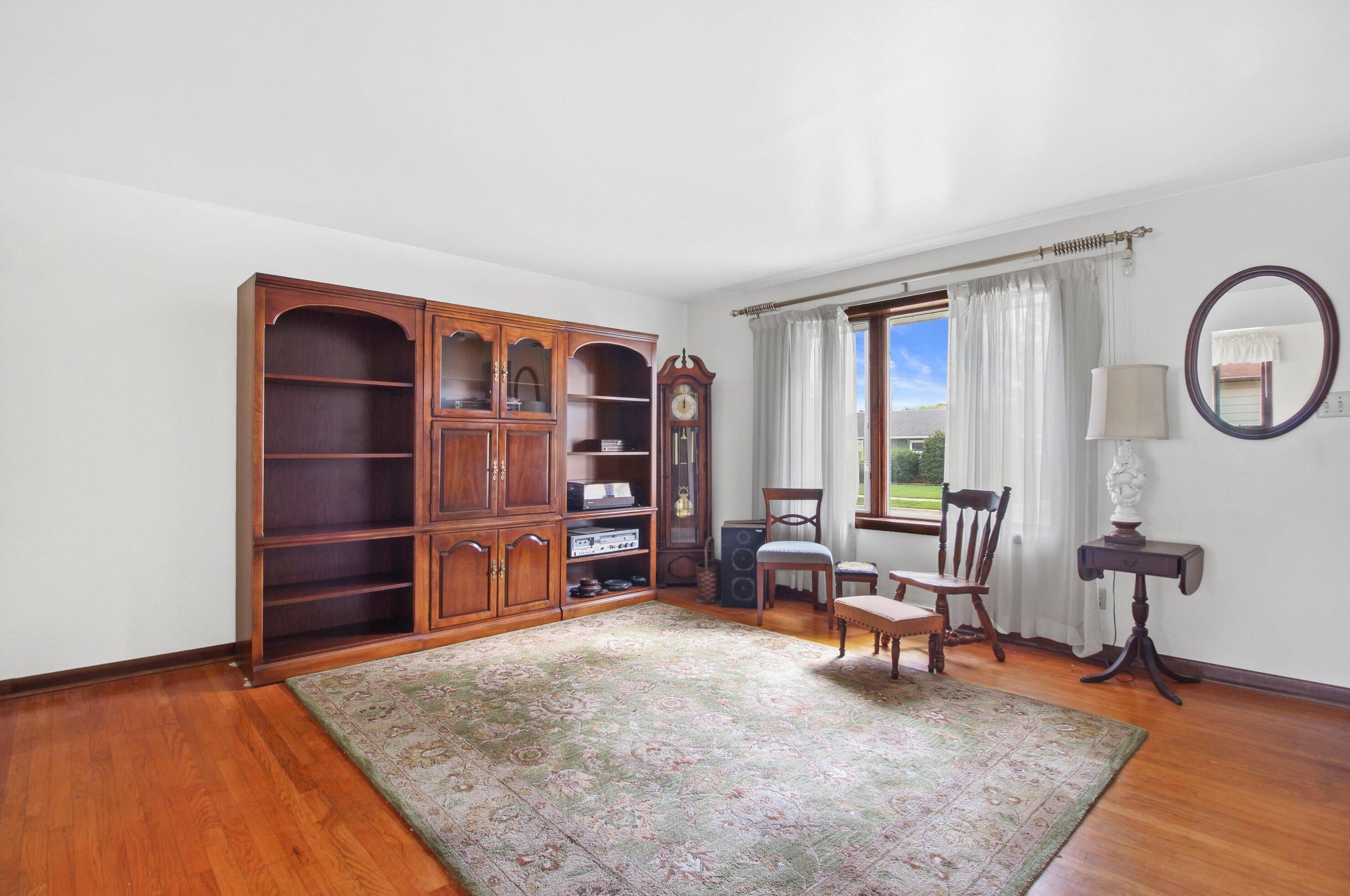 3800 Van Eimeren Ave, Cudahy, WI 53110-3139