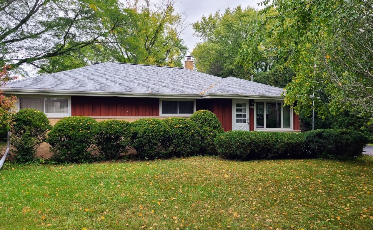 1426 W Homestead Trail, Thiensville, WI 53092
