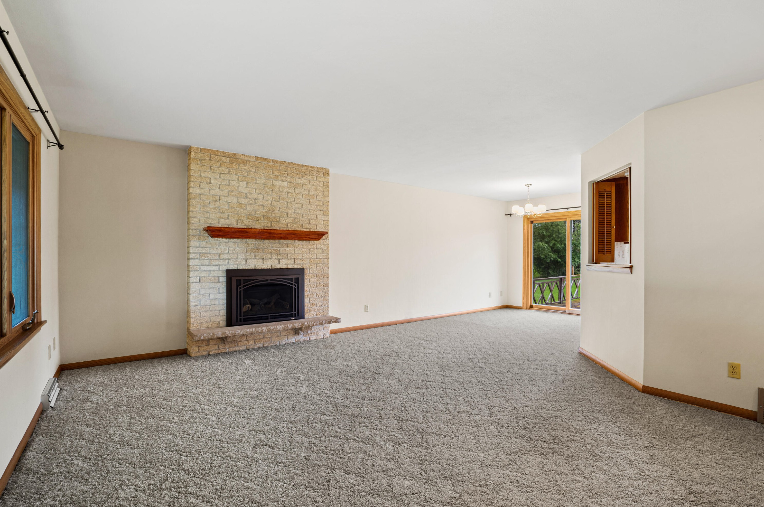 8720 Ranchwood Dr, Racine, WI 53406-3128