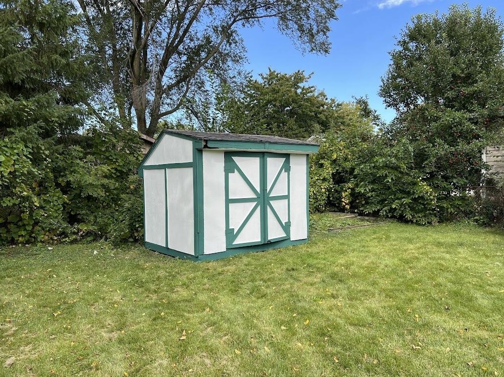 3410 Daisy Ln, Racine, WI 53405-4606