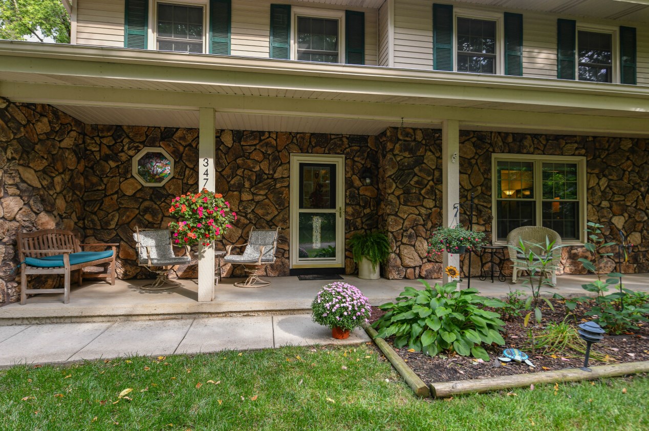 347 Estate Ln, Delavan, WI 53115-1340
