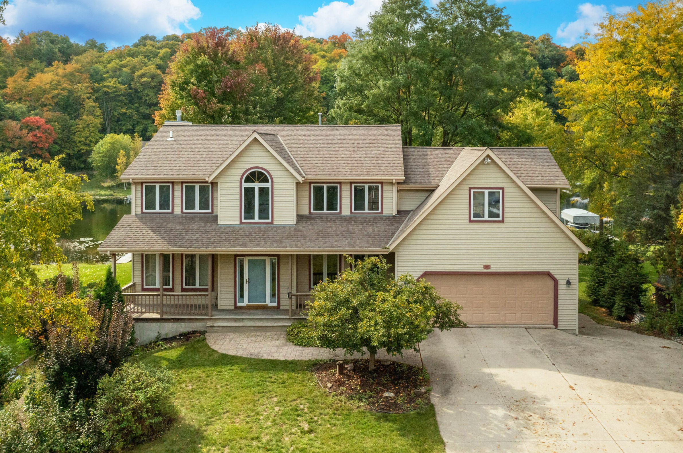 5525 Bauers Dr, West Bend, WI 53095
