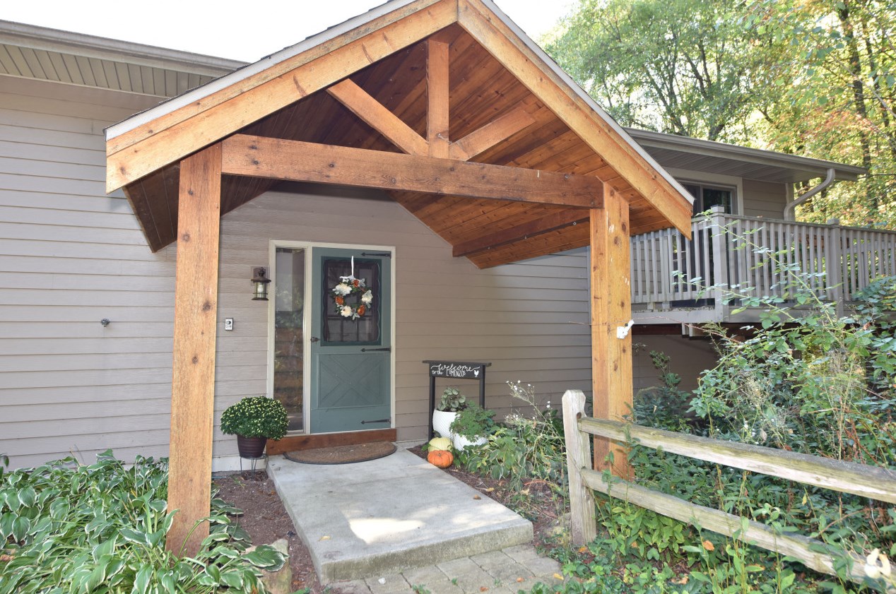6565 Druid Lake Rd, Hartford, WI 53027-9778