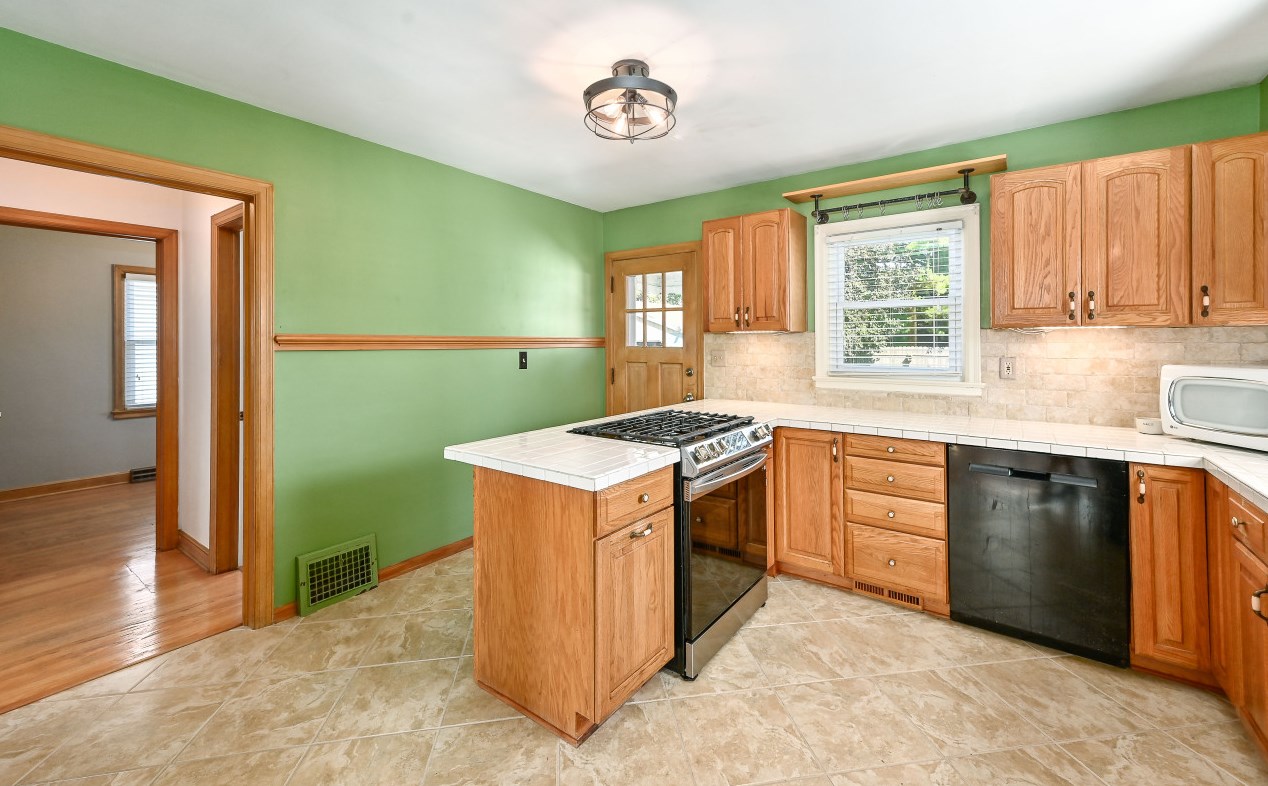 1016 Isabelle Ave, Racine WI  53402-4126 exterior