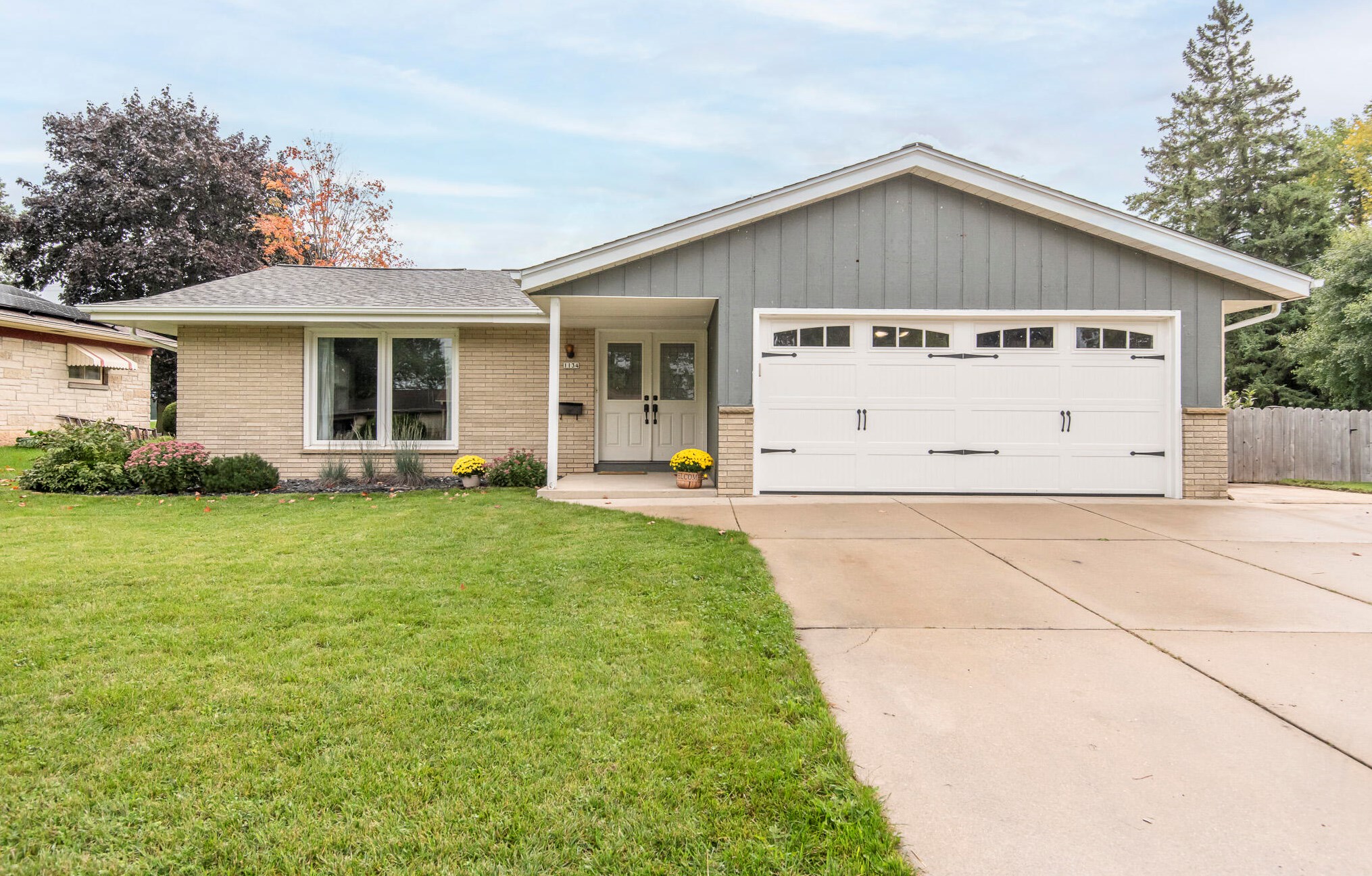 1134 Sunset Ln, Grafton, WI 53024-1628