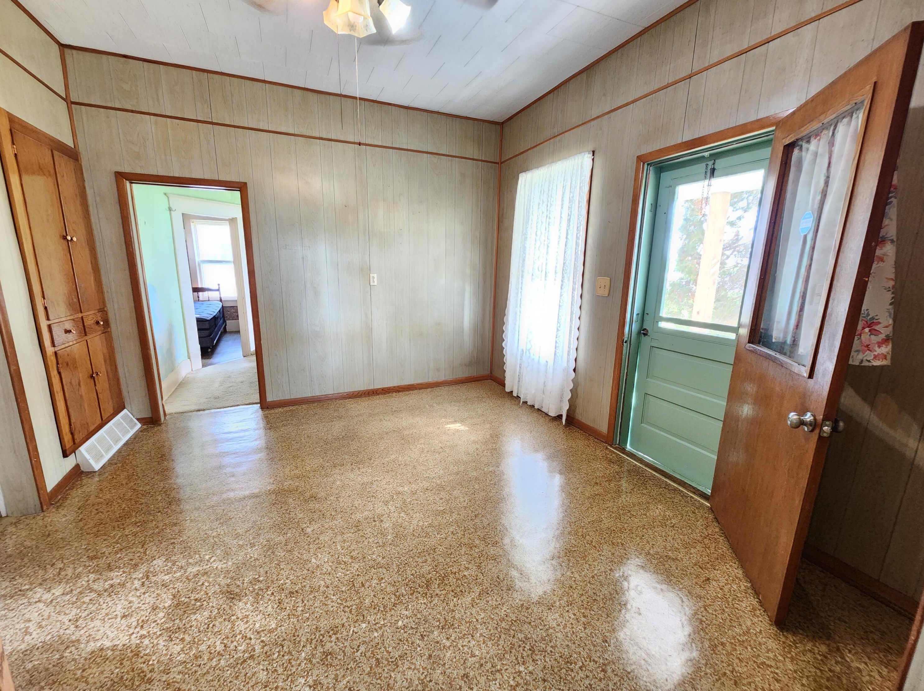 1111 Front St, Cashton, WI 54619-8028