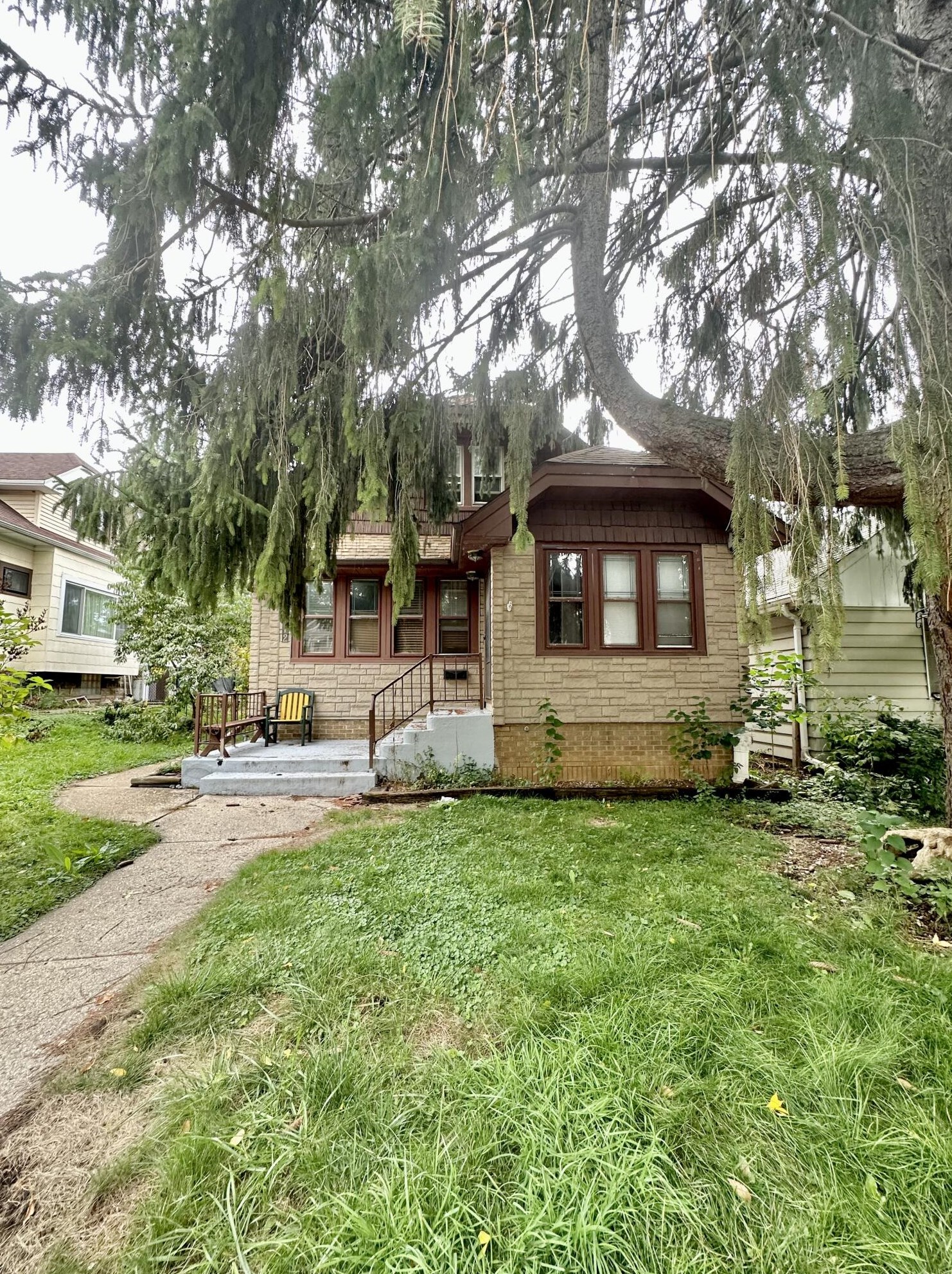 8612 Maple St, Milwaukee, WI 53214-4326