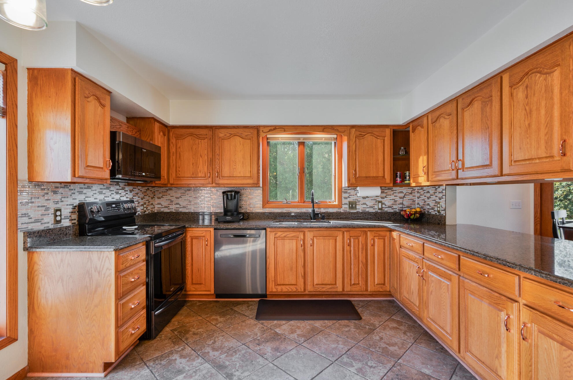 2522 Leon Ct, Sheboygan, WI 53081