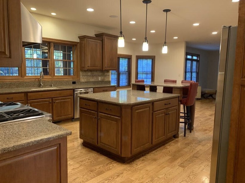 11556 N Creekside Ct, Thiensville, WI 53092