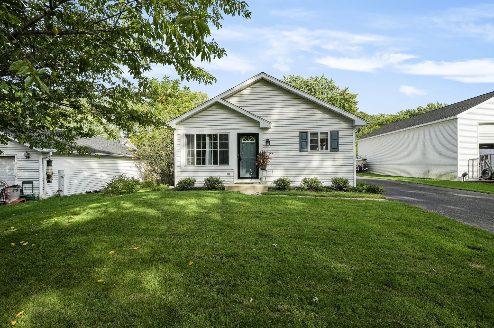 9901 190th Ave, Bristol, WI 53104-9640