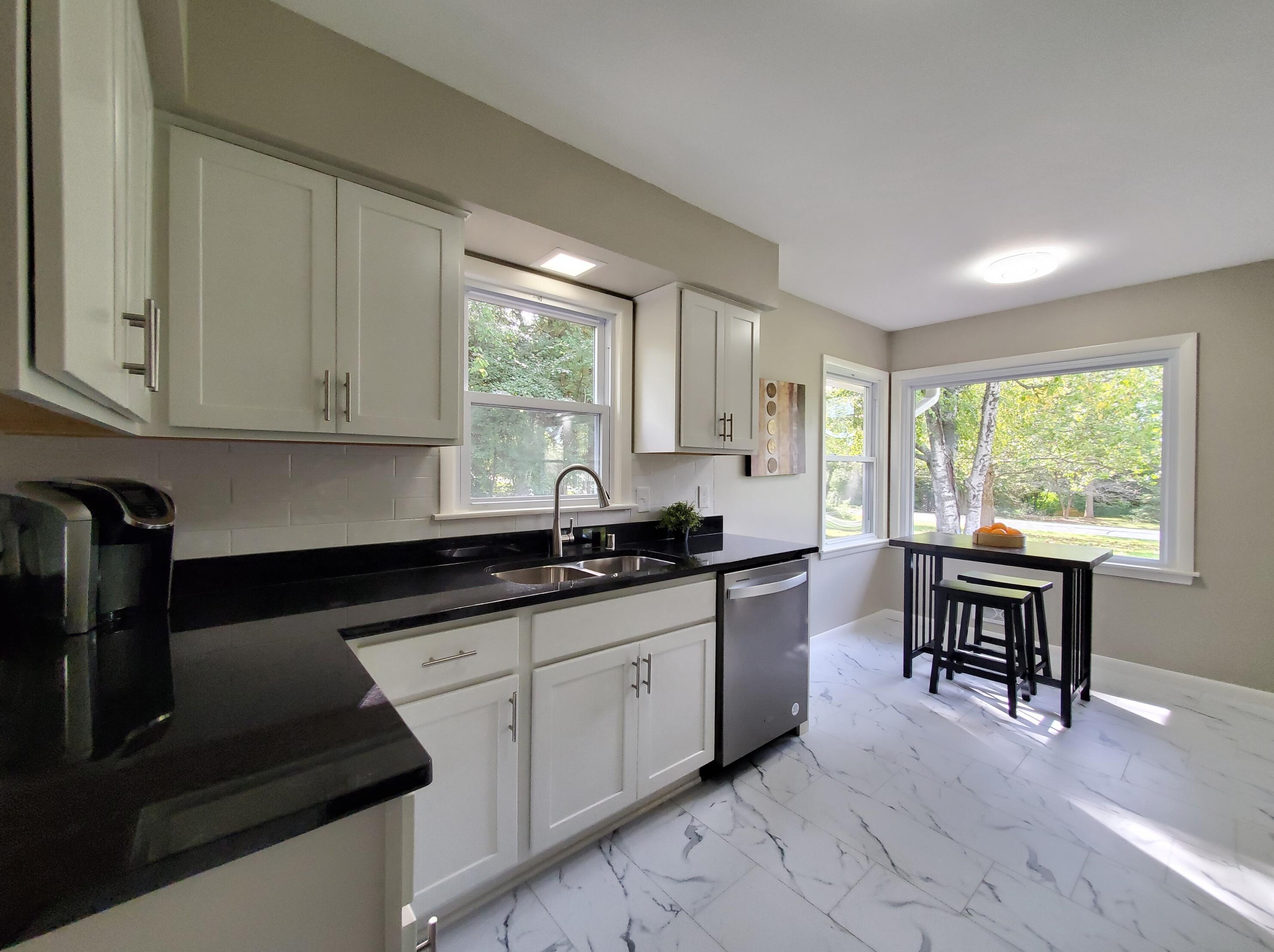 12116 N Briarhill Rd, Thiensville, WI 53097