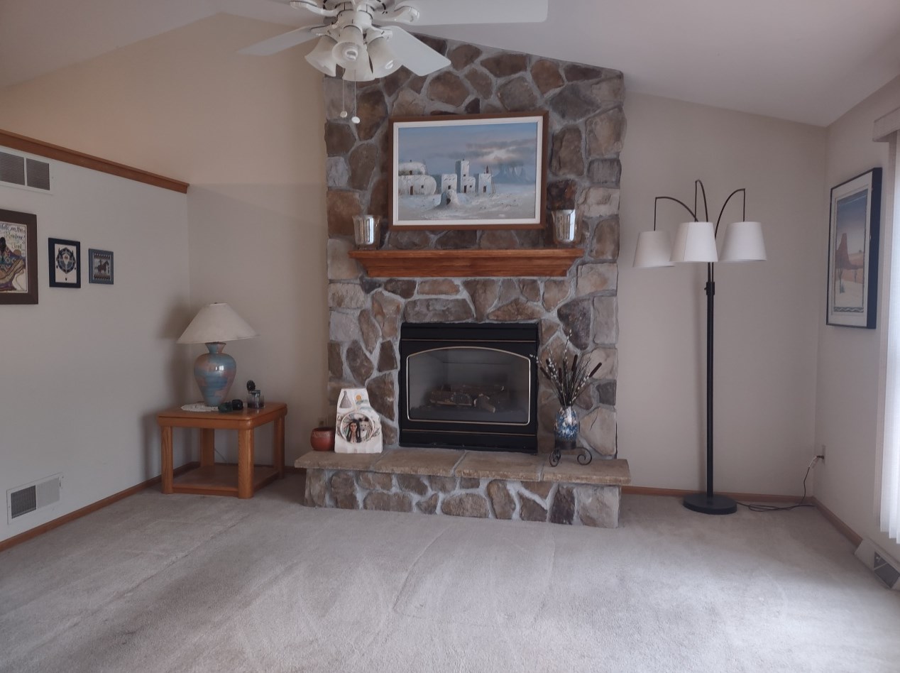 7811 Burdick Ave, Oak Creek, WI 53154-7729