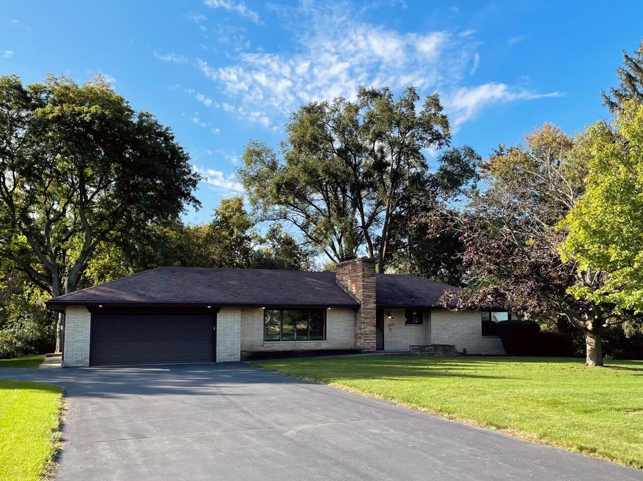 6735 Green Ridge Dr, Racine, WI 53406-5113