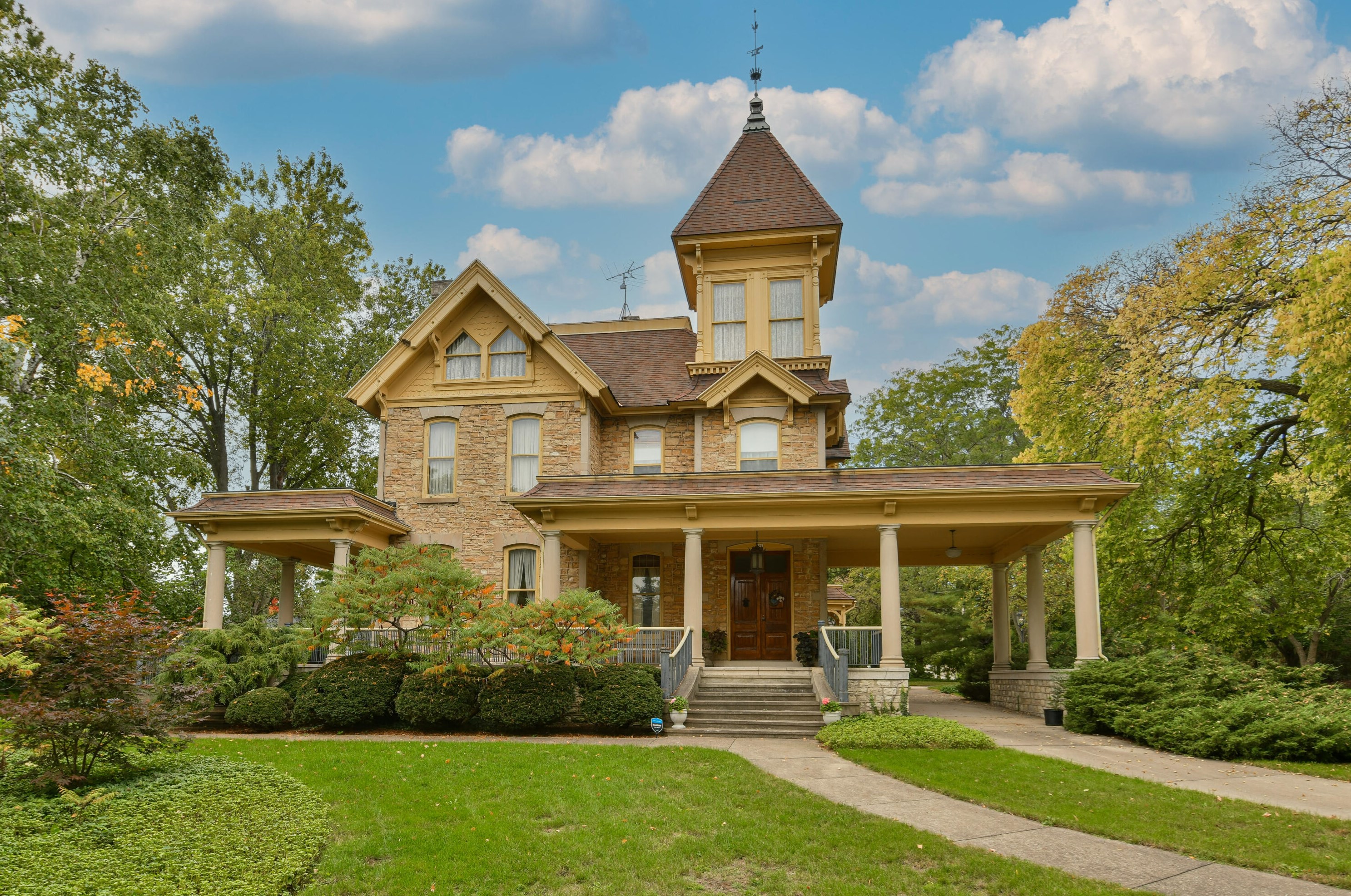 201 S Kane St, Lyons, WI 53105