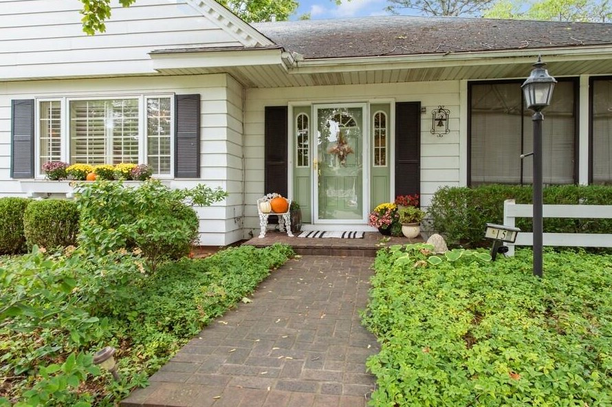 15 Lake View Dr, Lake Geneva, WI 53147