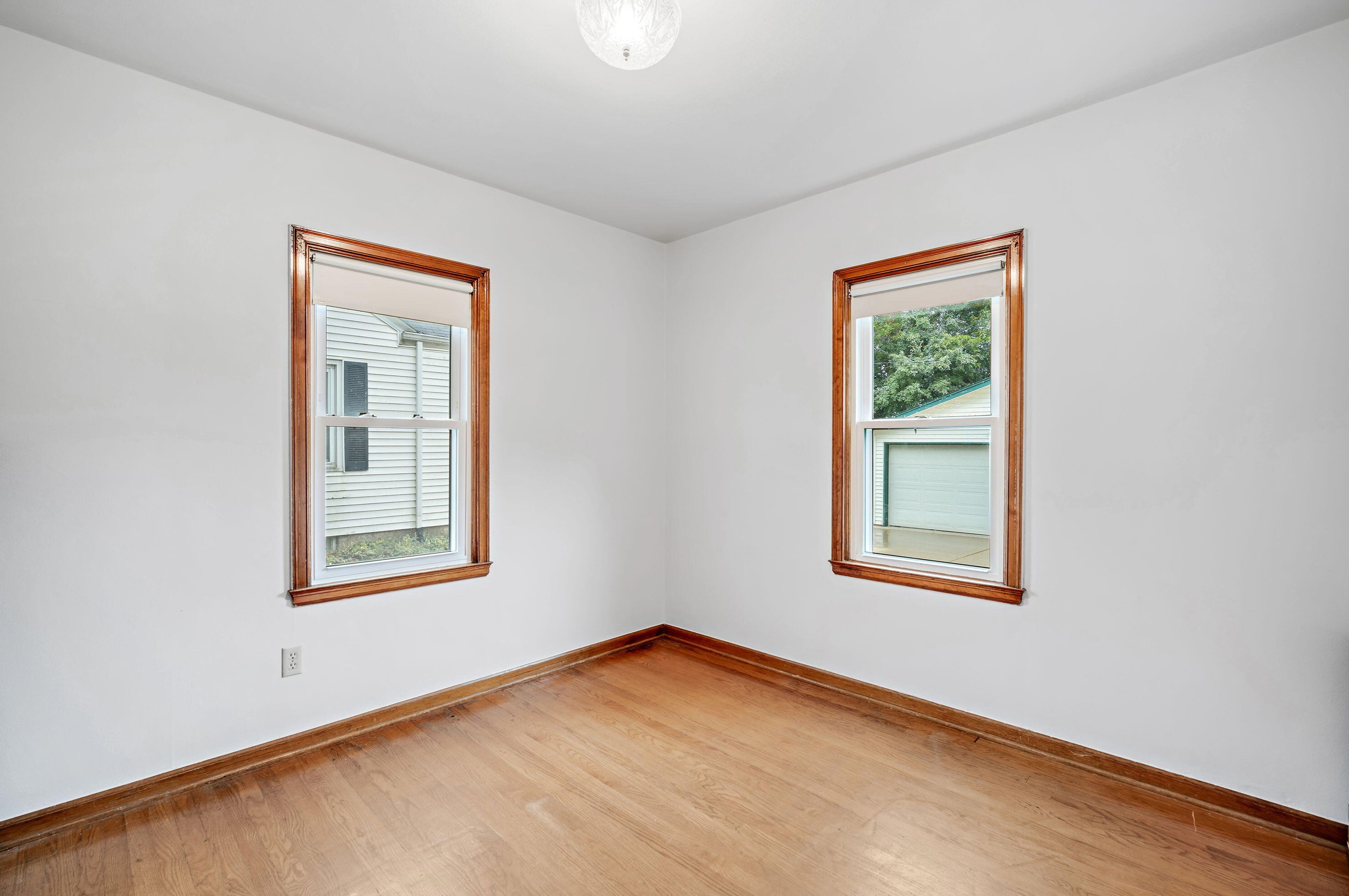 1205 Adelmann Ave, Brookfield WI  53045-6779 exterior