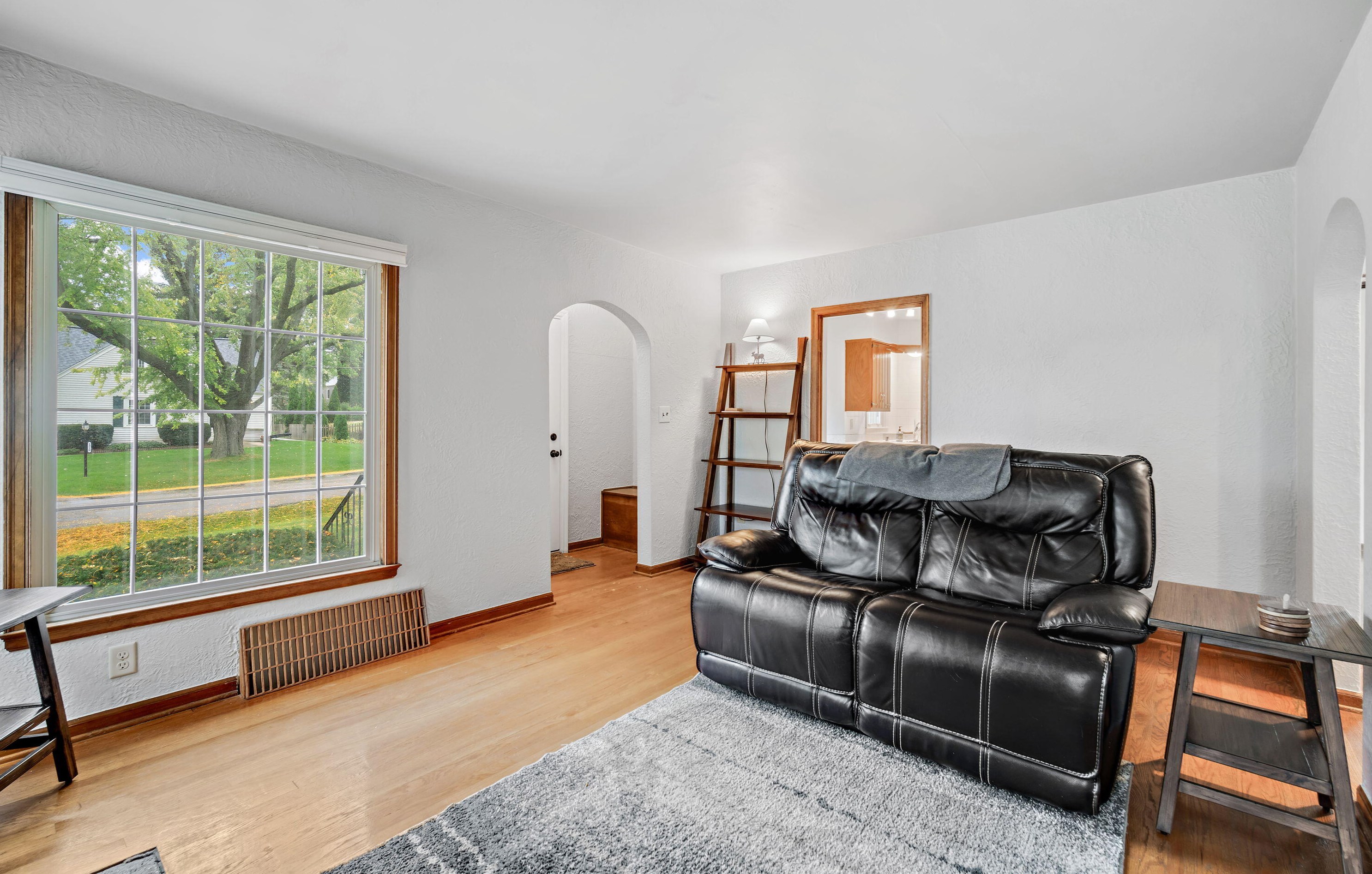 1205 Adelmann Ave, Brookfield WI  53045-6779 exterior
