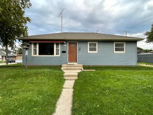 2417 4th Ave, South Milwaukee, WI 53172-2855