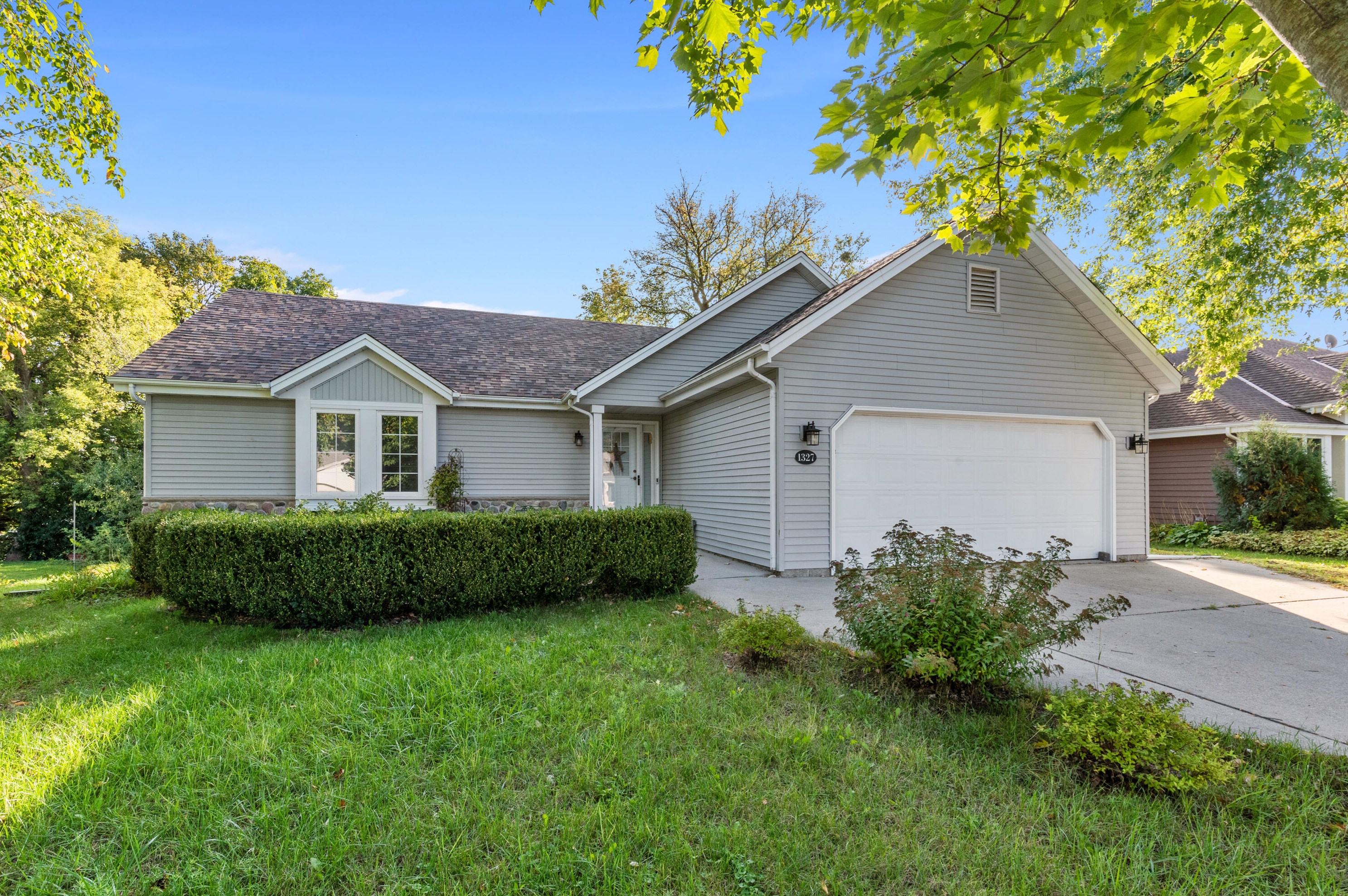 1327 Royal Dr, West Bend, WI 53090