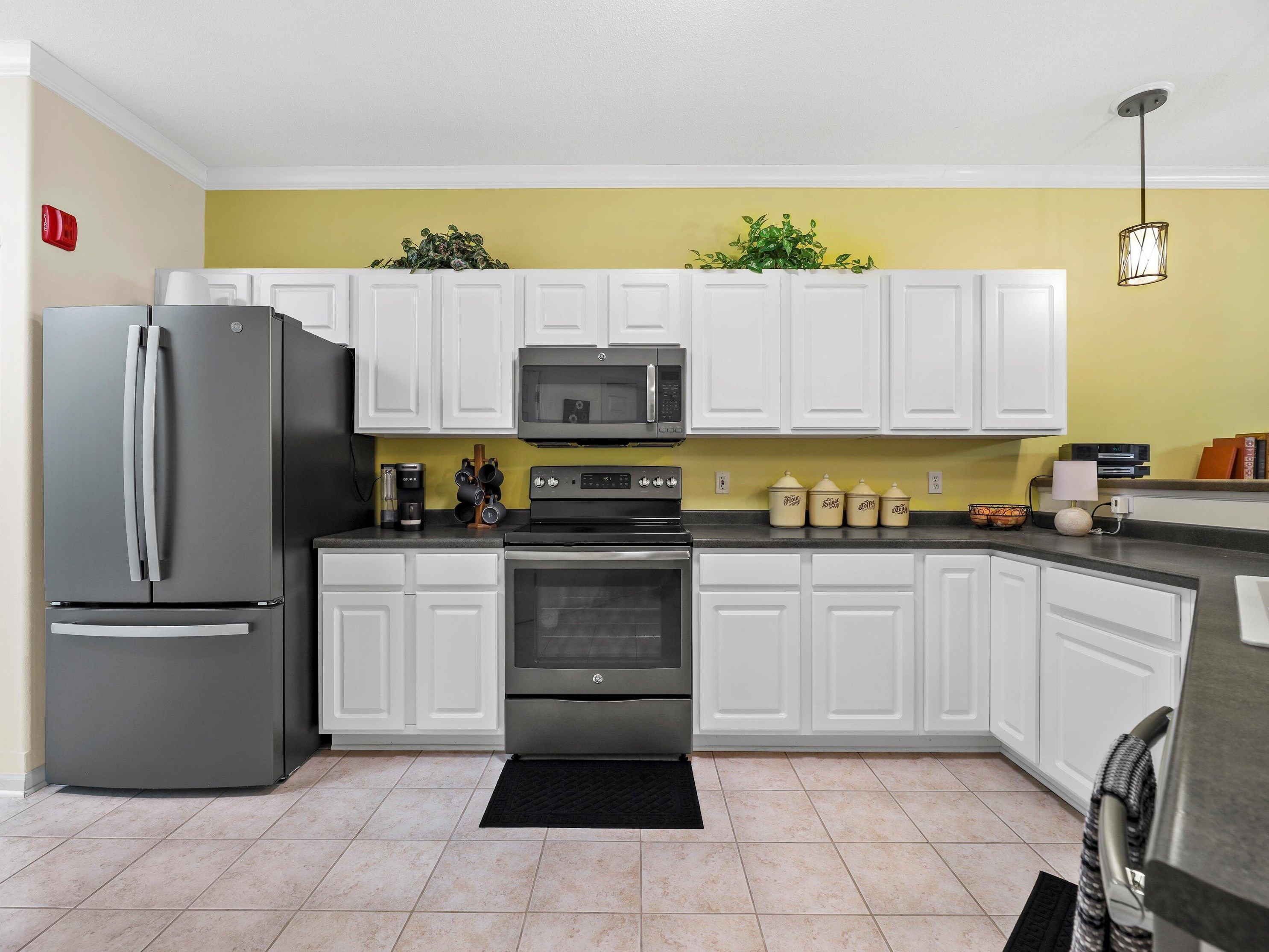 10208 W Deerwood Ln, Hales Corners, WI 53132