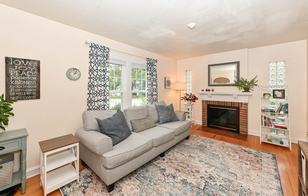 7938 Clarke St, Milwaukee WI 53206-3149 exterior