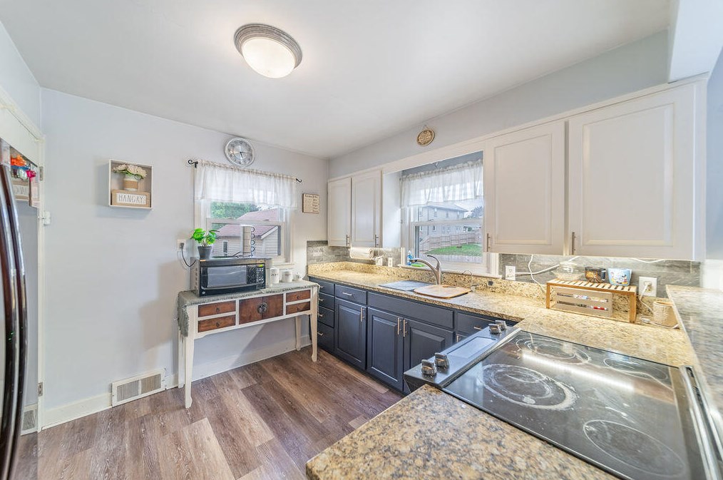 1112 Kensington Ave, Plymouth, WI 53073-1935