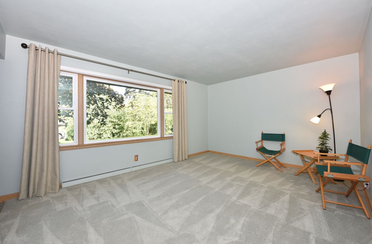 4439 Spring Ln, Milwaukee, WI 53223-4451