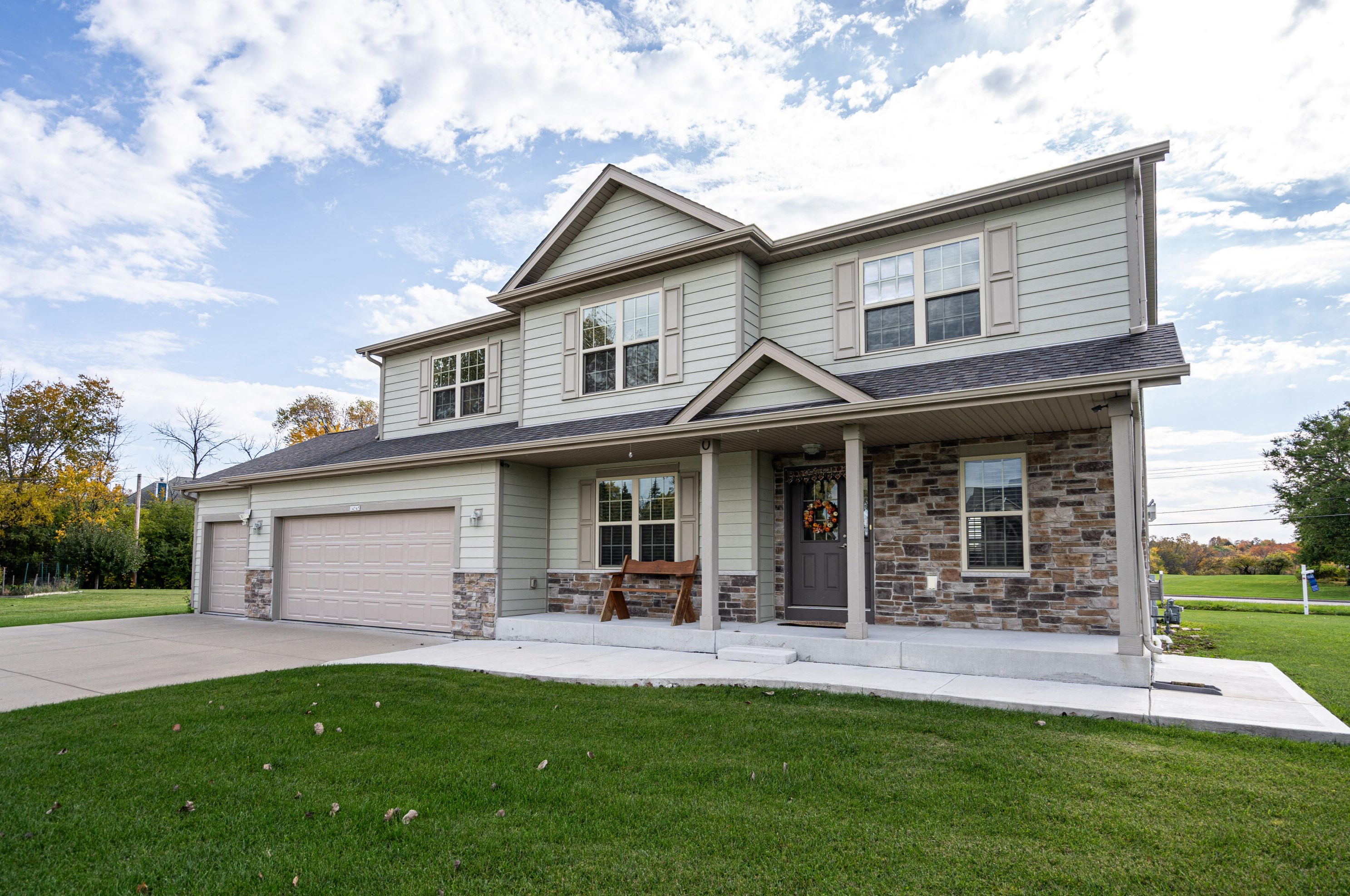 14545 Walnut Ct, Waukesha, WI 53151