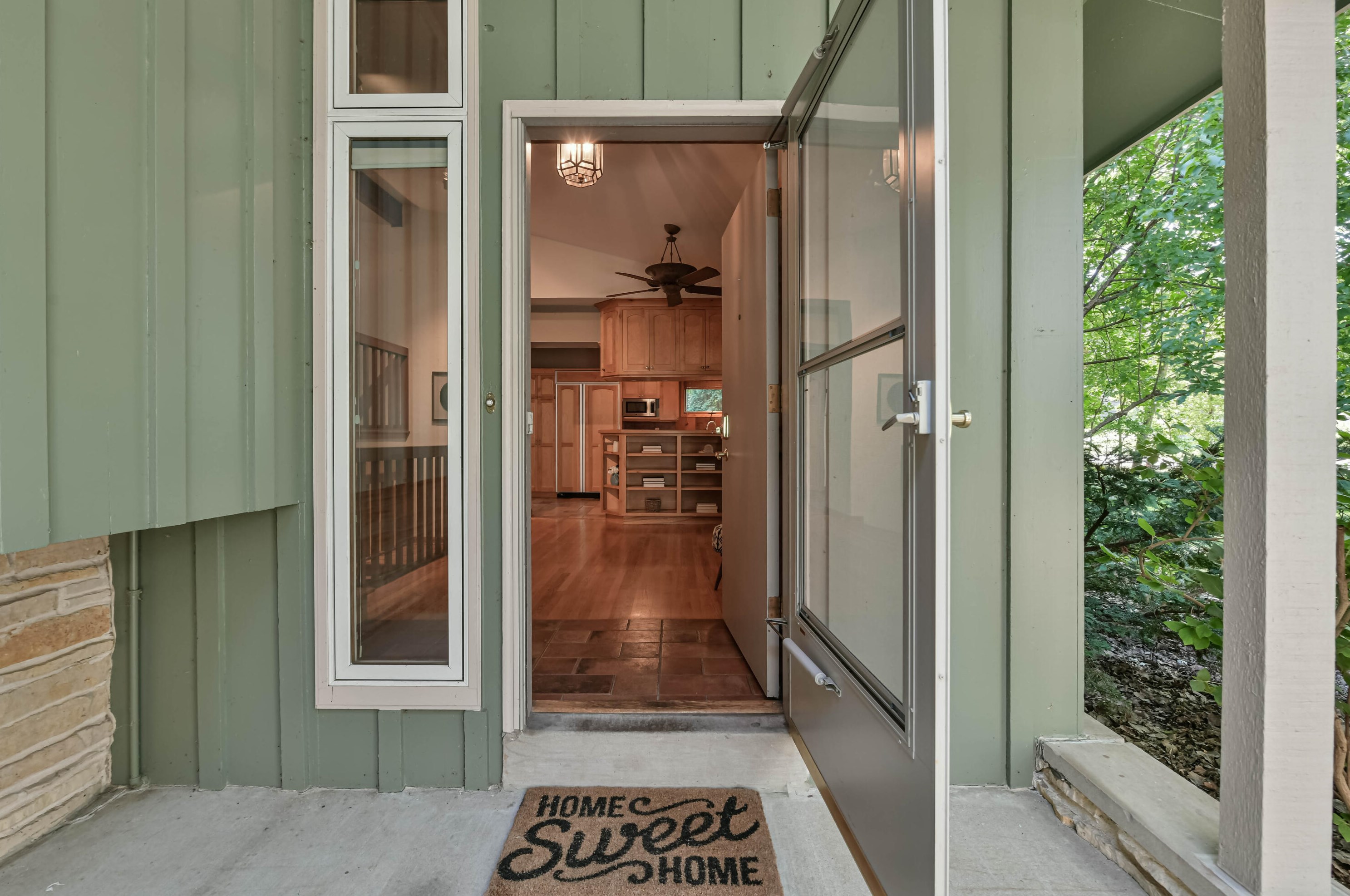 550 Poplar Creek Dr, Brookfield, WI 53045-3513