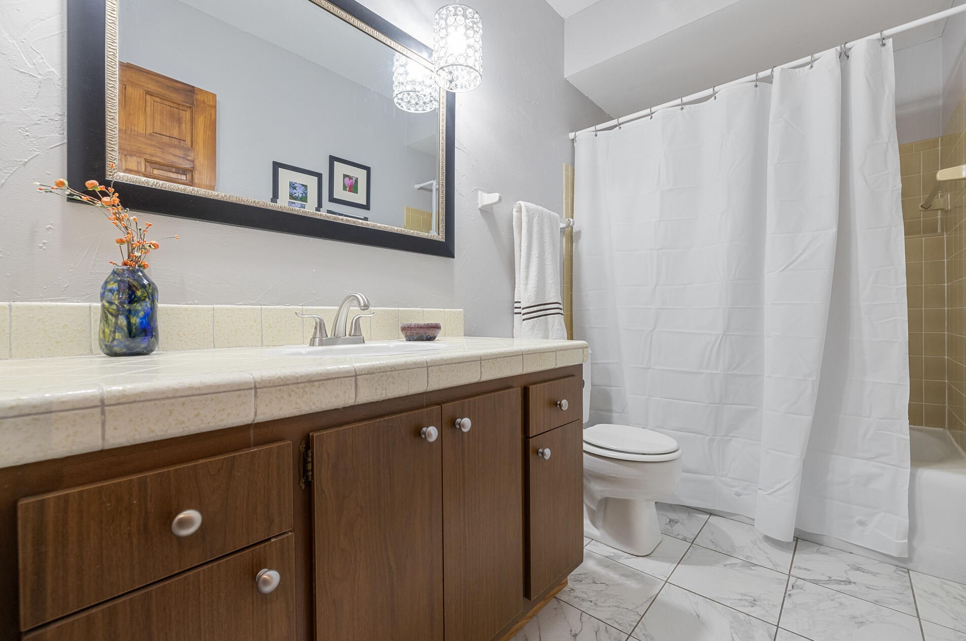 402 Vista View Dr, Cedarburg WI  53012-9178 exterior