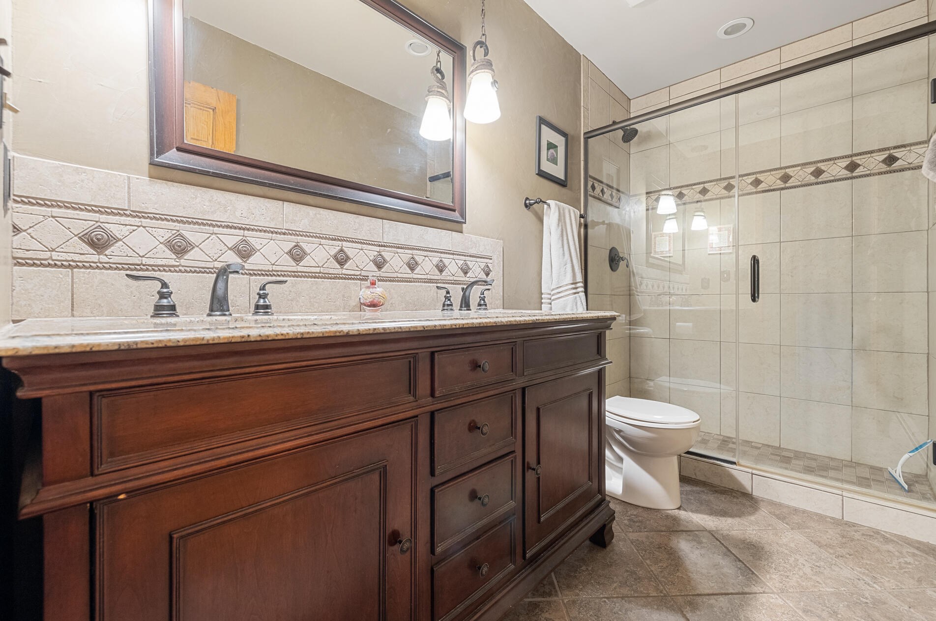 402 Vista View Dr, Cedarburg WI  53012-9178 exterior