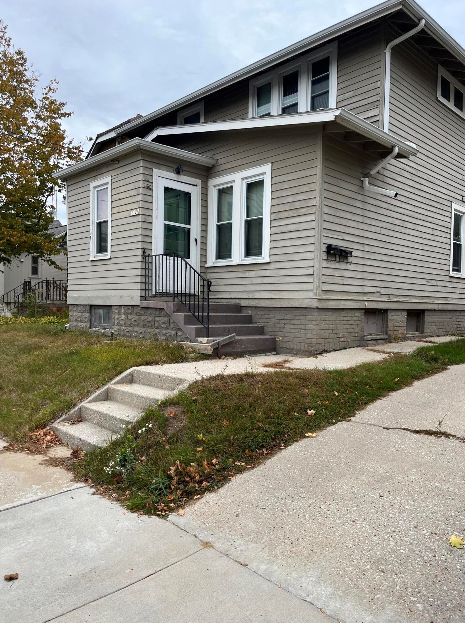 1129 S 19th St, Manitowoc, WI 54220