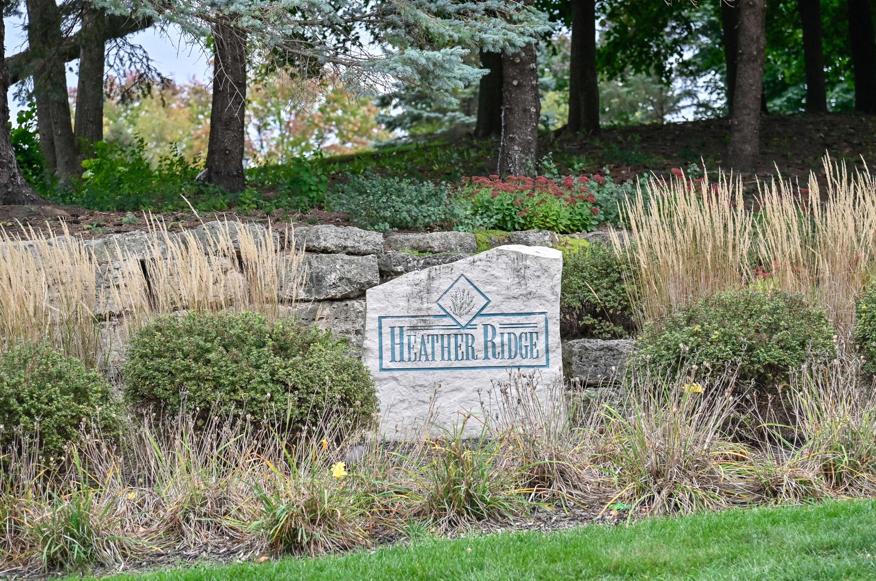 675 Charleston Ct, Brookfield WI  53045-0612 exterior