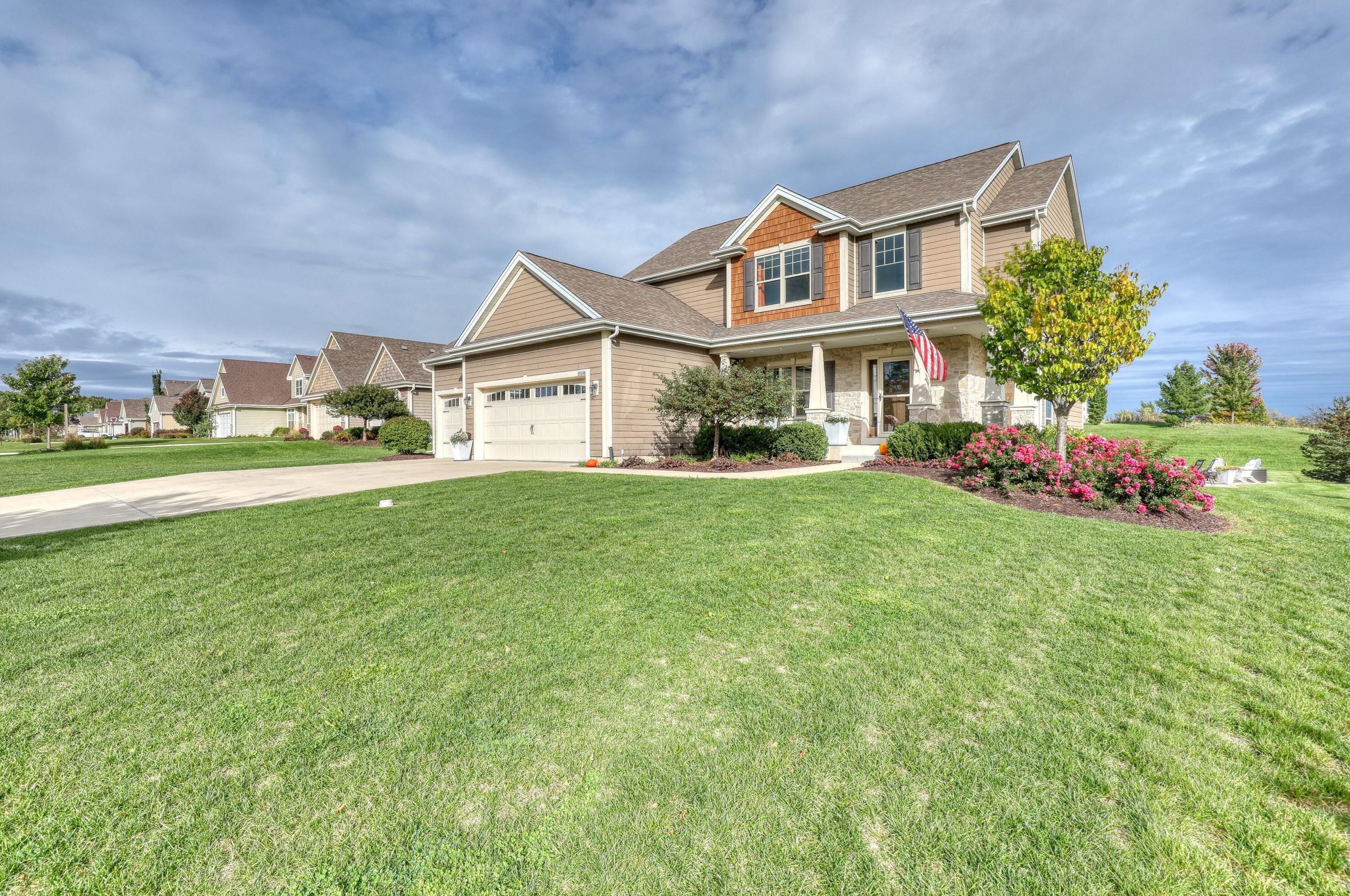 10246 34th St, Hales Corners, WI 53132-6906