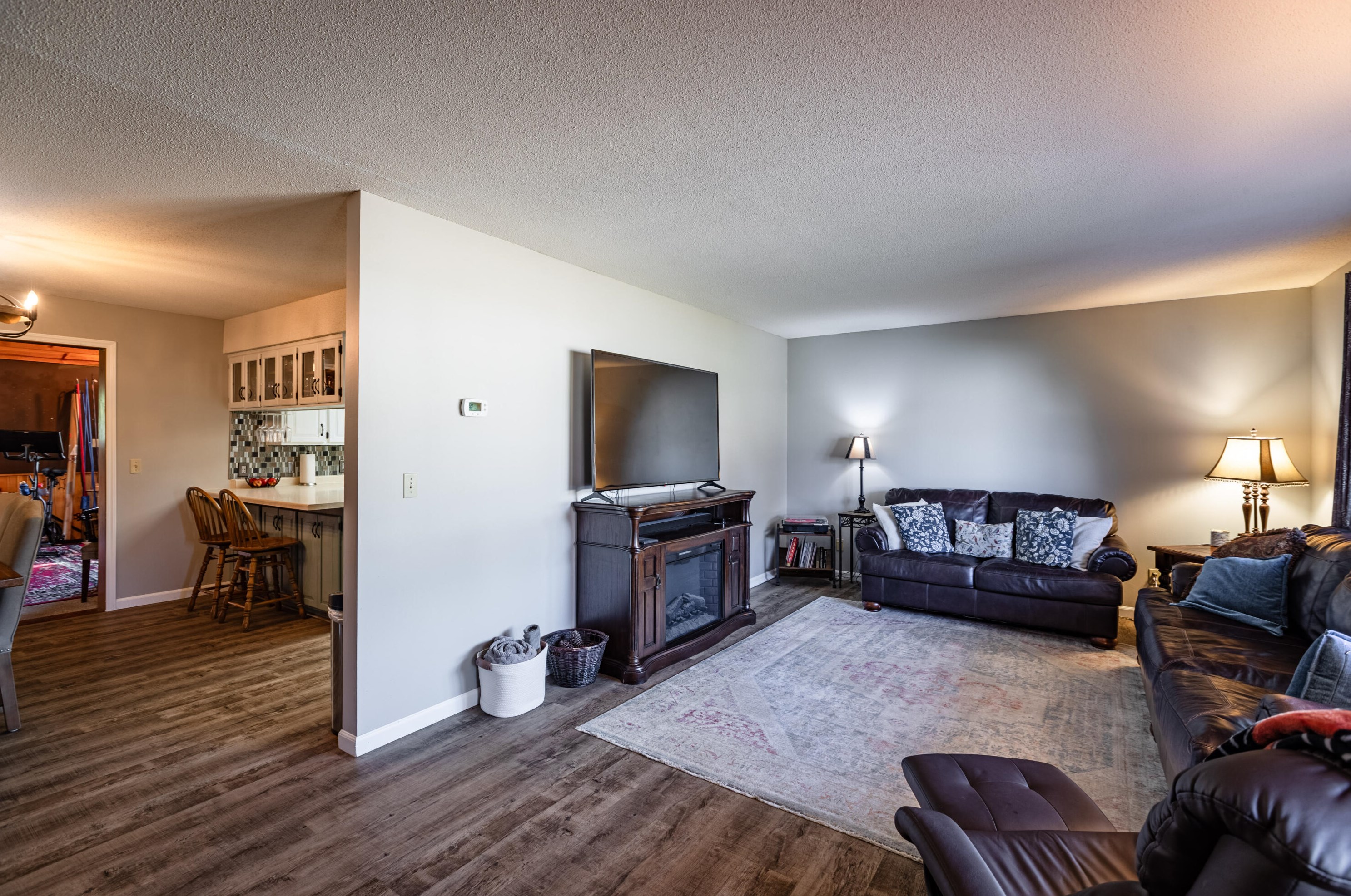 908 Amanda Ct, Holmen, WI 54636