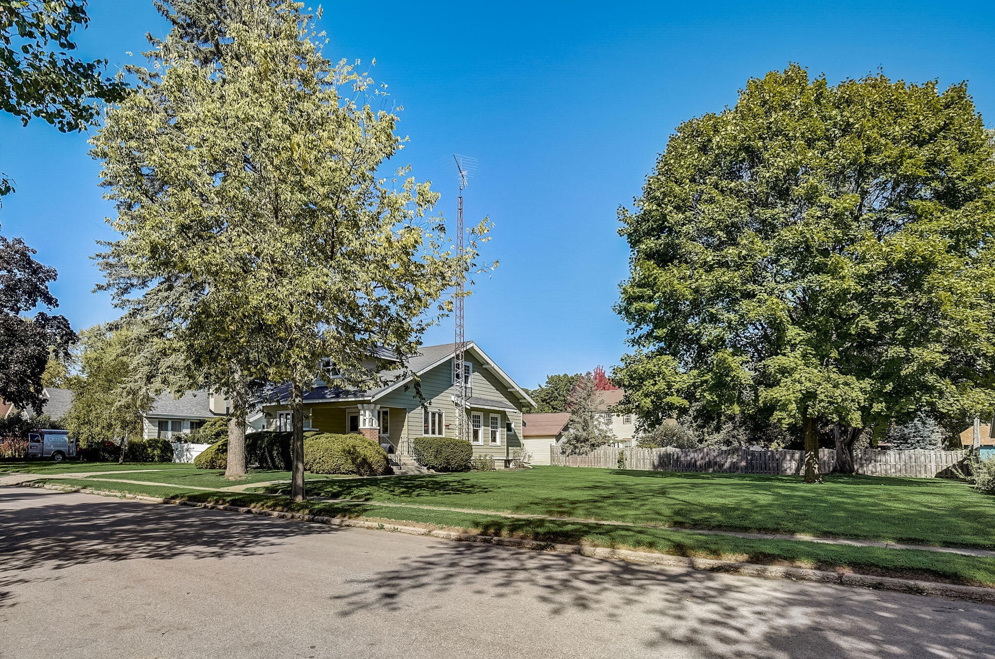 727 Walker St, Lake Geneva, WI 53147