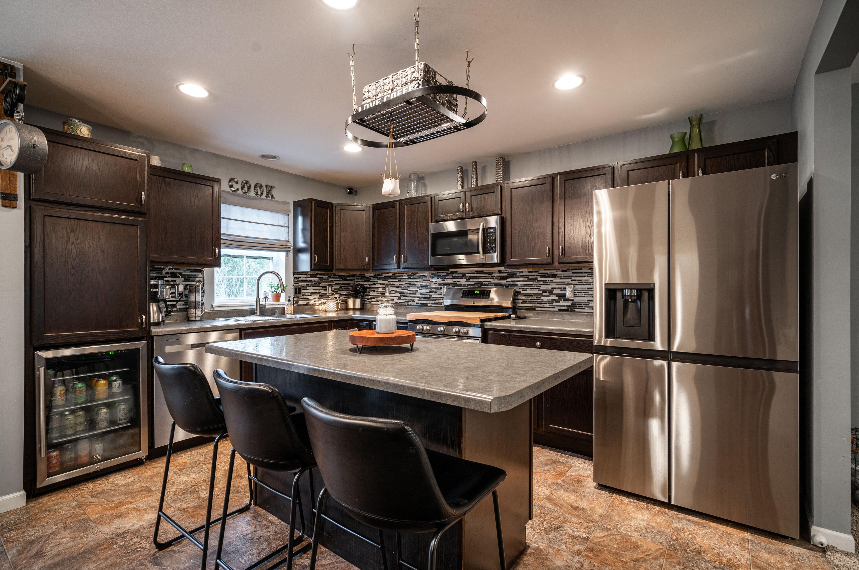 7950 S Wake Forest Dr, Oak Creek, WI 53154