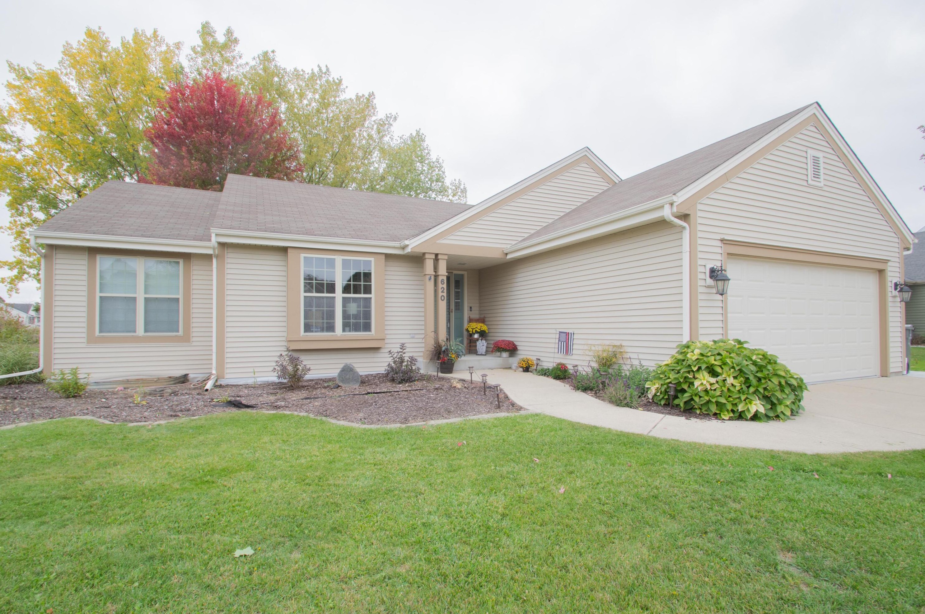 620 Chadwick Dr, Watertown, WI 53094