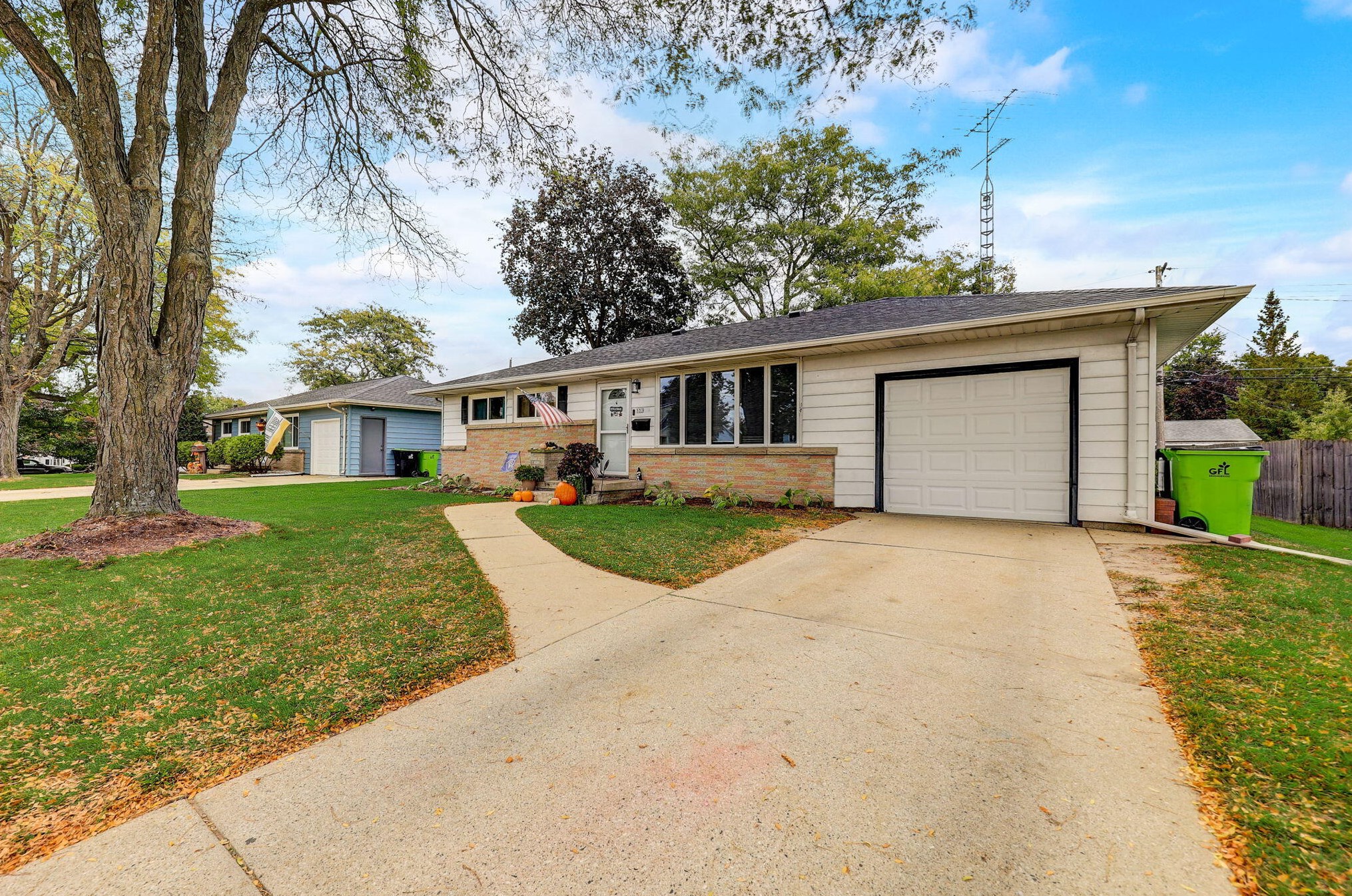 537 Mckinley Ave, Hartford, WI 53027-1947