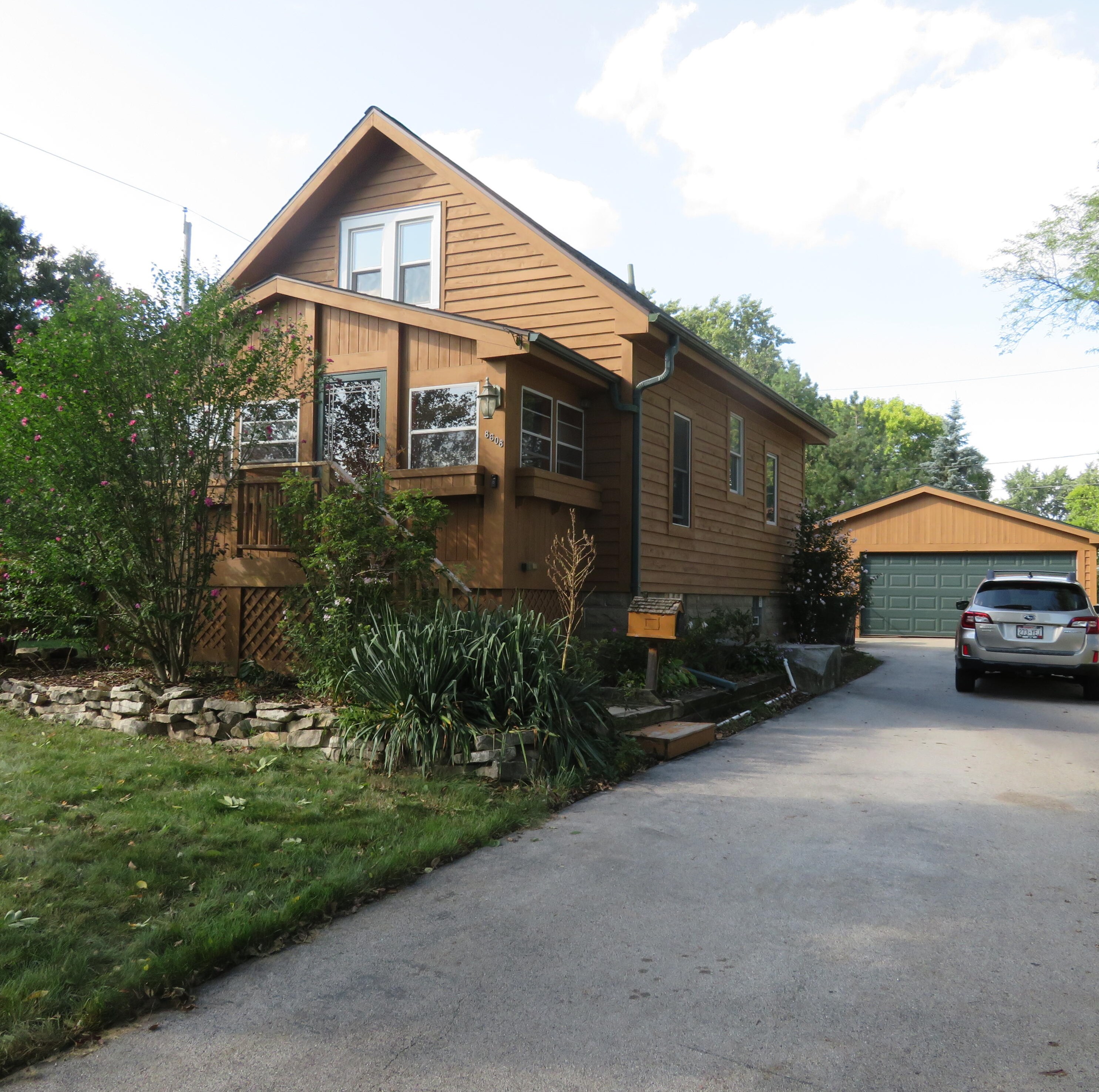 8608 W Harrison Ave, Milwaukee, WI 53227