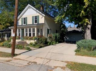 438 Mckinley Ave, Hartford, WI 53027-1946
