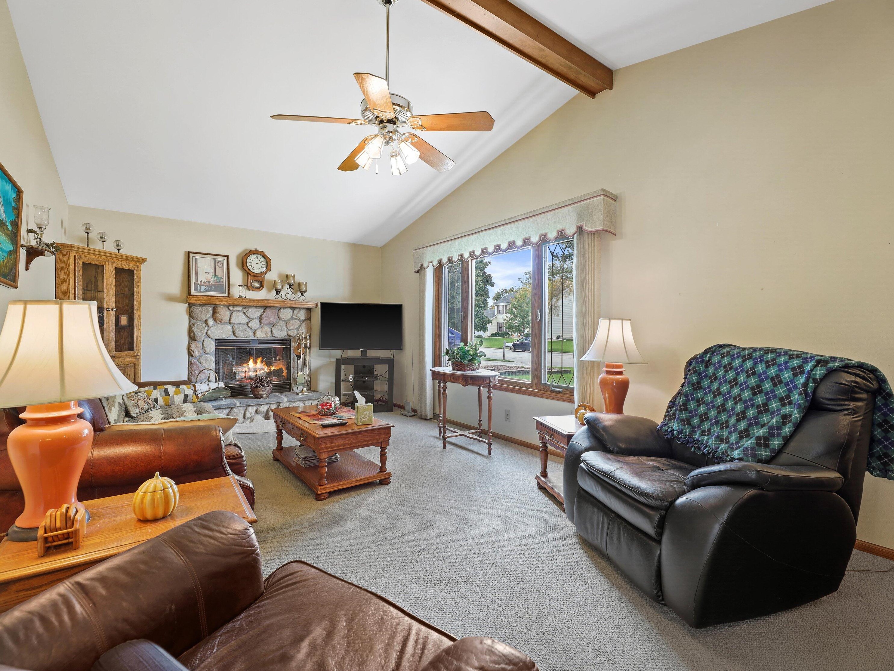 3413 Willow Ln, South Milwaukee, WI 53172