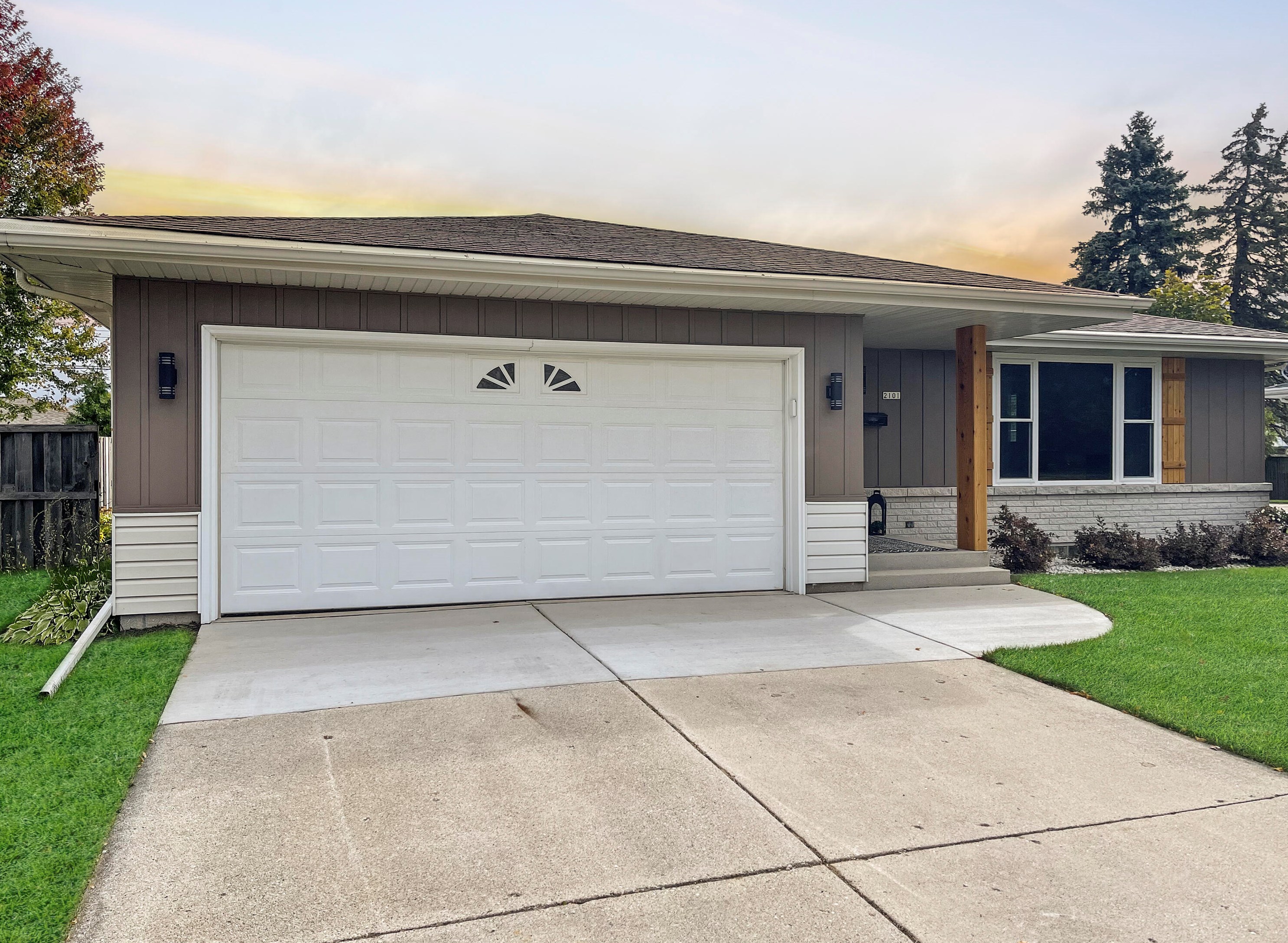 2101 28th St, Sheboygan WI  53081-1912 exterior