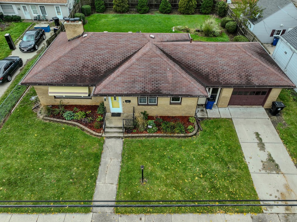 2206 Kearney Ave, Racine, WI 53403-3029