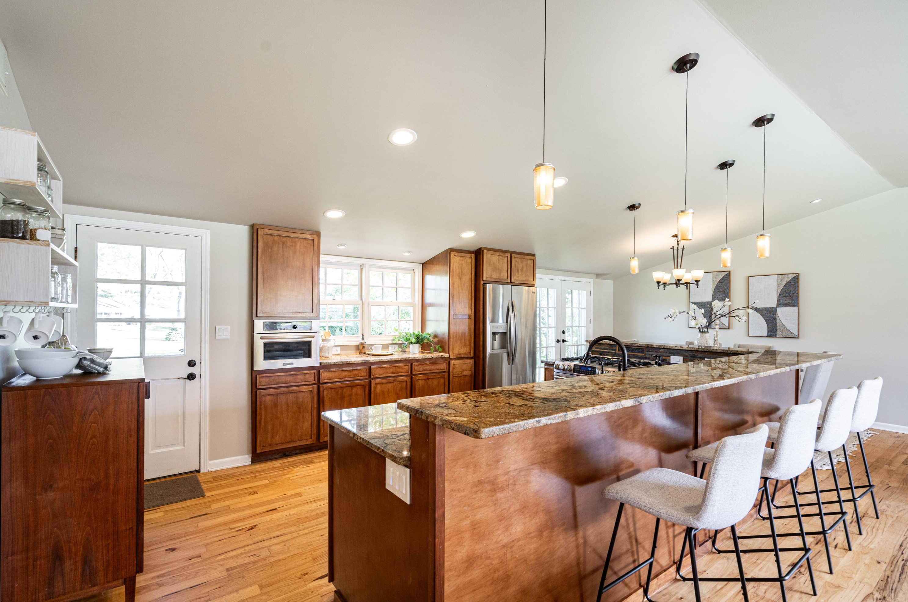 17820 Country Ln, Brookfield, WI 53045