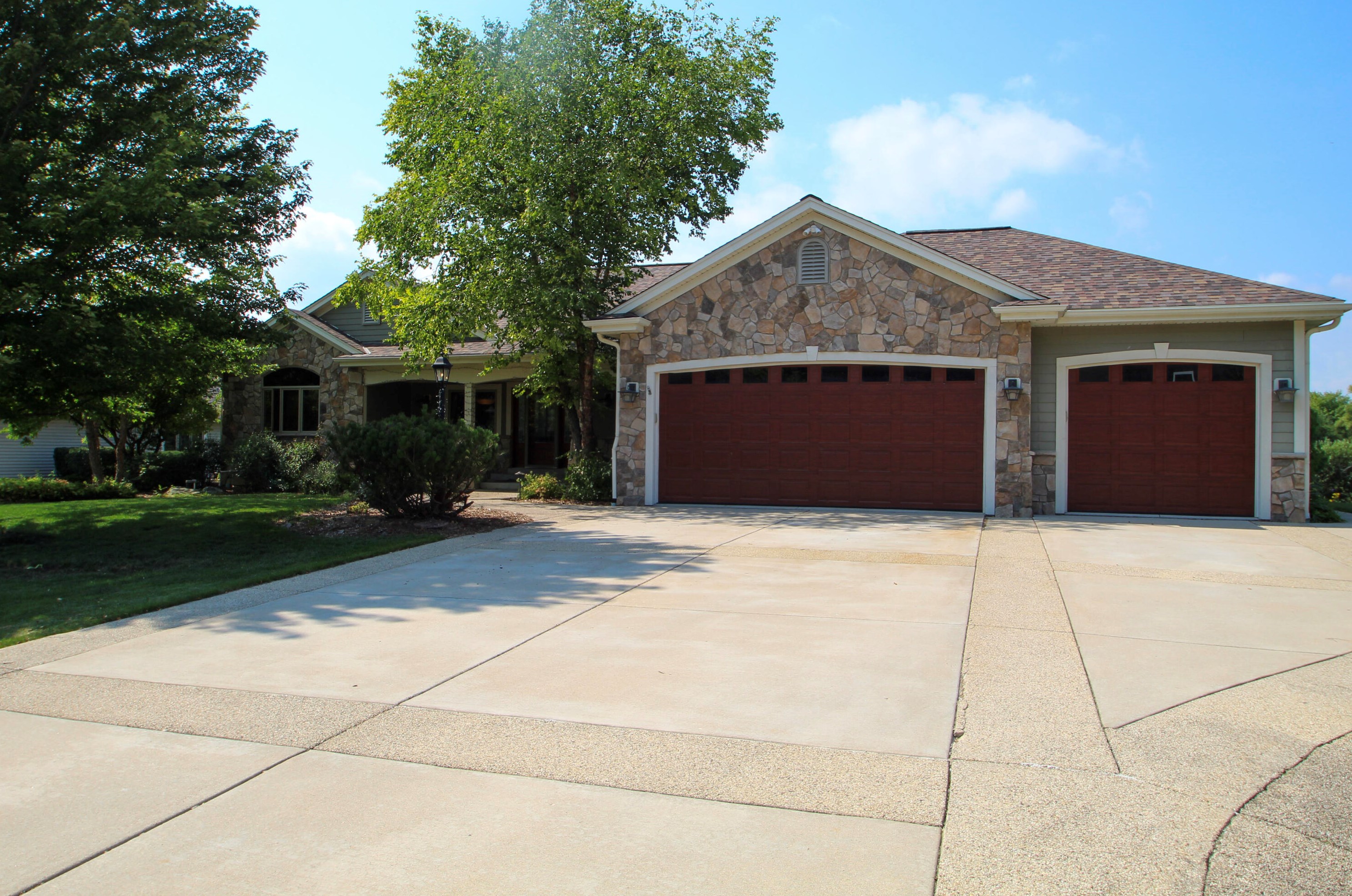 8148 Anna Ave, Waterford, WI 53185