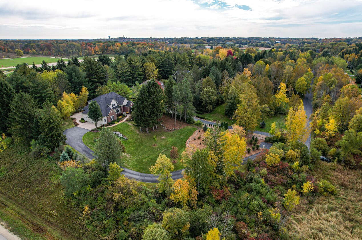 1288 Horns Corners Rd, Cedarburg, WI 53012